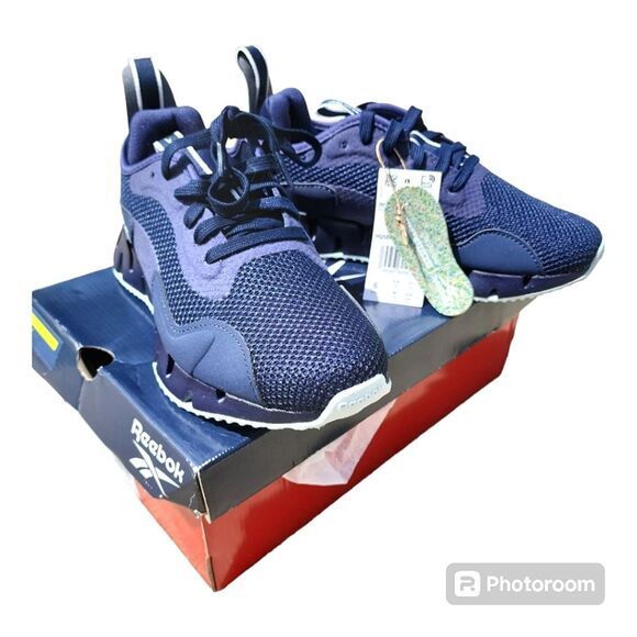 Reebok Shoes - NIB Reebok Zig Dynamica sneaker tennis shoe women's size 6 Blue stylish chic